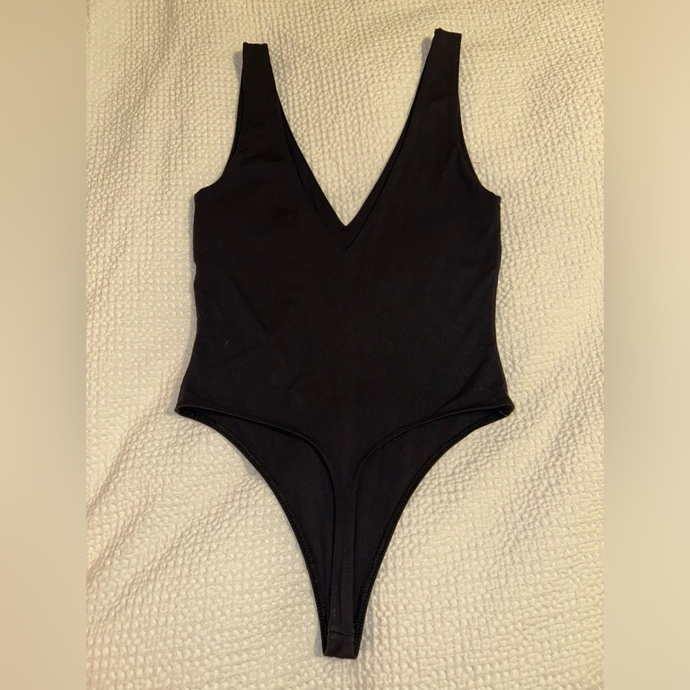 BABATON Contour V-Neck Bodysuit